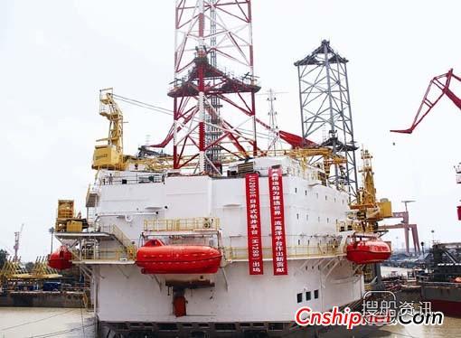 外高桥首制JU-2000E型自升式平台出坞,升E
