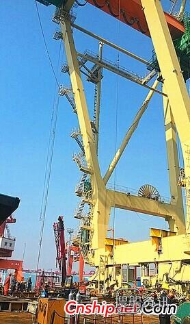 重任 广州打捞局“重任1500”驳完成高栏港桥吊搬迁,重任