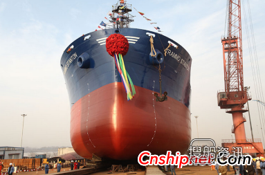 中海工业38000吨散货船CIS38000-01下水,5.7万吨散货船多少钱