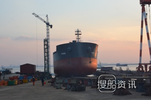 韩通船舶38800吨散货轮HT388-133下水,船舶商务货轮培训