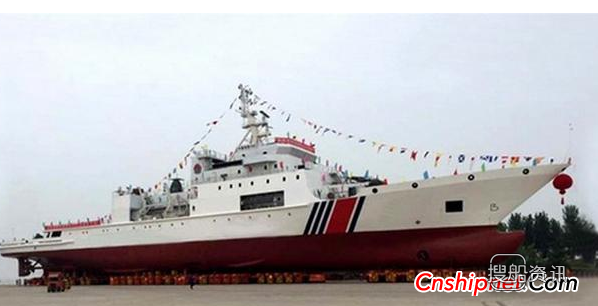我国自行式液压模块运输车成功运送海警船,二吨随车吊