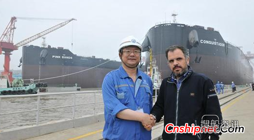 扬子江船业首批20.8万吨散货船出坞,扬子江船业