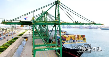 天津港最大的集装箱船 天津港迎来全球最大集装箱船,天津港最大的集装箱船