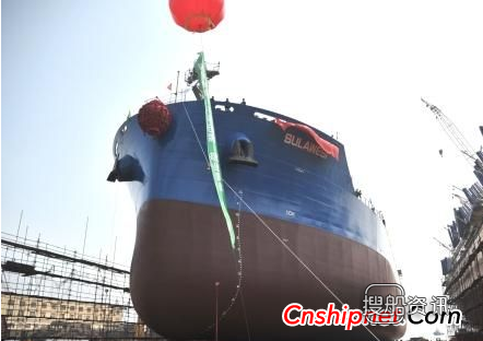 黄海造船2艘38000吨散货船命名下水,黄海造船厂