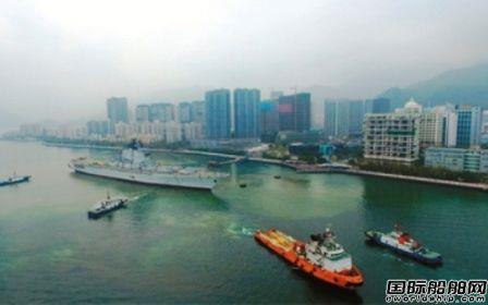 “明思克”号航母离深圳赴南通
