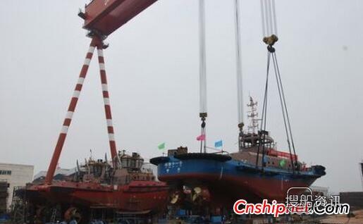 镇江船厂3700PS全回转工作船顺利吊装下水,镇江哪里有玩PS的地方