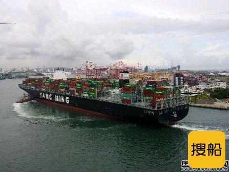 阳明海运万箱船“阔明”号首航高雄港