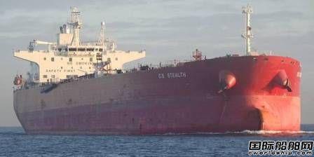 一艘阿芙拉型油船在新加坡被扣