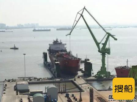 韩通船舶一艘38000吨不锈钢化学品船下水
