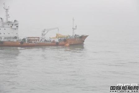 长江口一艘外籍货船沉没12人失踪