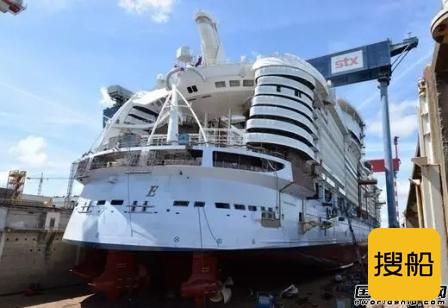 STX法国建造全球最大邮轮出坞