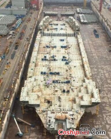 外高桥造船20000箱集装箱船吊装实现良好开局,25000万标箱集装箱船
