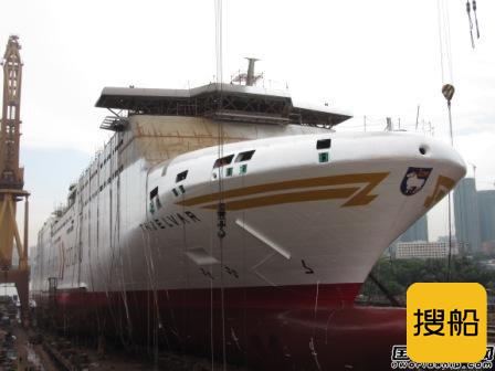 海虹老人为中国首艘双燃料客滚船保驾护航