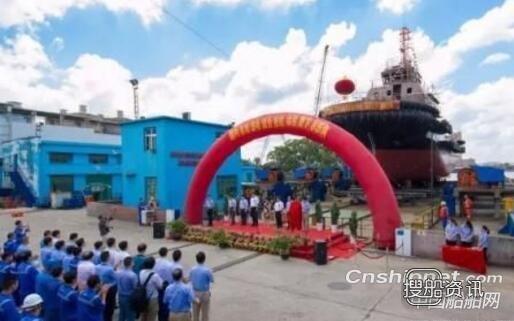 国内首制油电混合动力拖轮“海港711”命名下水,海港拖轮图片