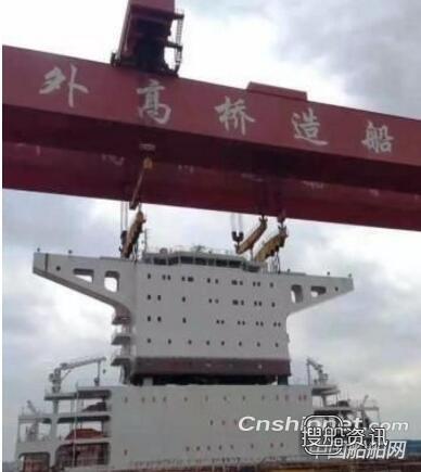 外高桥造船15.8万吨苏伊士油轮出海试航,苏伊士型油轮