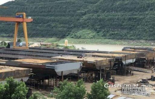三峡库区首批7艘标准化集装箱船预计年底全部完工,集装箱船
