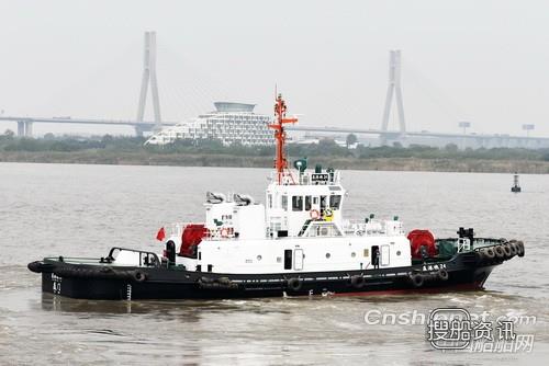镇江船厂一天交付2艘3676kW全回转拖船,镇江船厂