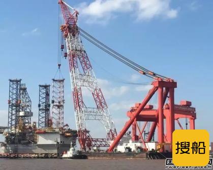 振华海服完成外高桥H1418平台水上桩腿安装