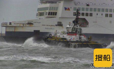 载313人渡轮遭遇暴风雨在法国加莱港搁浅