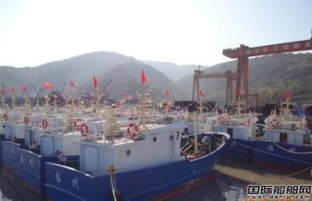 恒生船舶重工25艘远洋渔船顺利下水