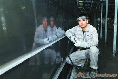 焊工:薄如纸的一张张殷瓦钢,焊接得天衣无缝 焊工:薄如纸的一张张殷瓦钢,焊接得天衣无缝