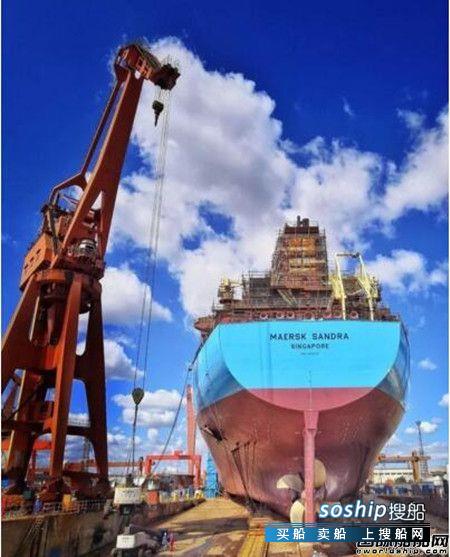 大船集团为马士基建造11.5万吨成品油船首制船下水,什么是成品油船