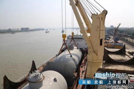 中远海运特运实现重吊船“运输+安装”LPG罐全满贯,