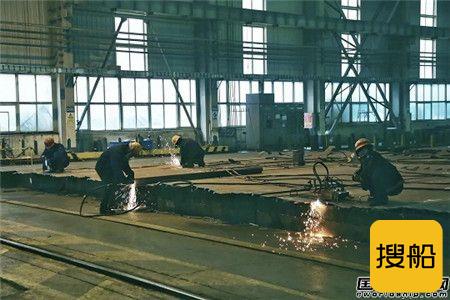 大连中远海运重工稳步推进6.2万吨多用途纸浆船项目