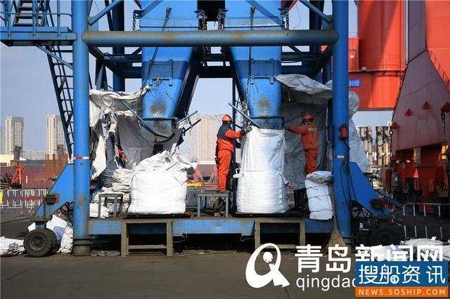 今年首批海运化肥抵青 海事部门保障船舶进港零等待 今年首批海运化肥抵青 海事部门保障船舶进港零等待