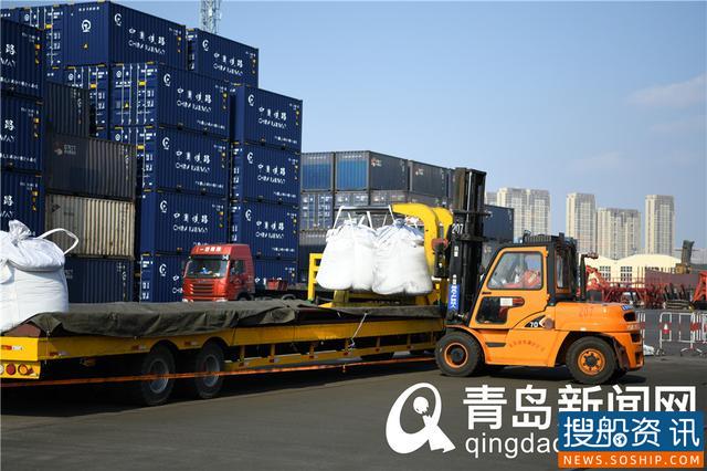 今年首批海运化肥抵青 海事部门保障船舶进港零等待 今年首批海运化肥抵青 海事部门保障船舶进港零等待