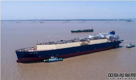 沪东中华YAMAL LNG3号船整饰一新顺利出坞