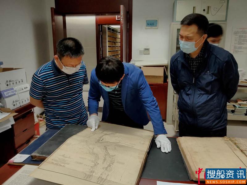 长江重庆航道局开展老航图鉴定工作