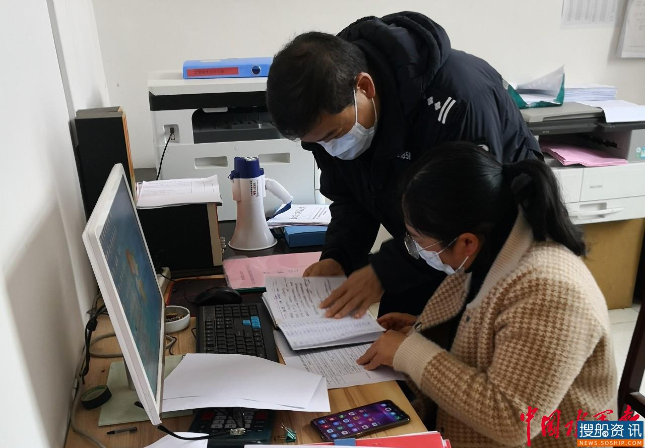 警服即战袍,战“疫”战贫两手抓 ——记长航公安局九江分局驻村第一书记邱宏亮