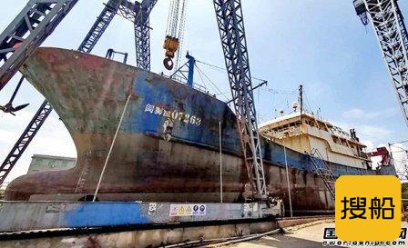 紫顺船业抓住休渔期抢修批量渔船