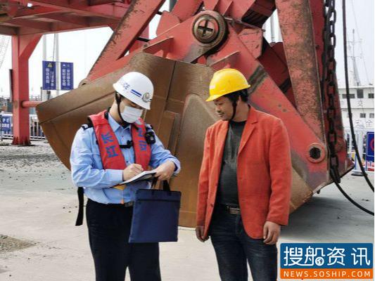 长航公安民警“铁脚板”  助力港口生产“加速跑”