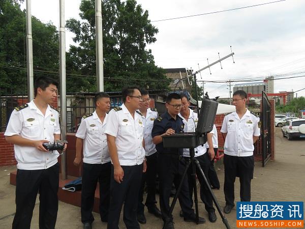 岳阳海事局首次启用“无人机”助力全航段巡航
