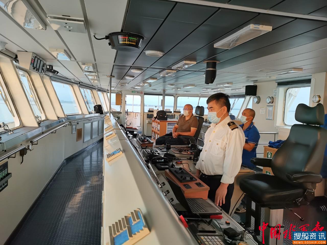 长江引航“穿针引线” 确保两船设备及时离港出口欧洲