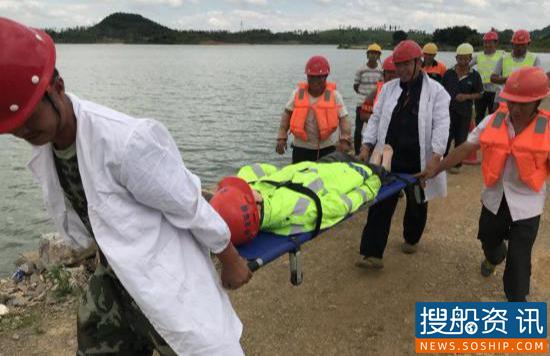 防溺水实战演练 护一线工人安全
