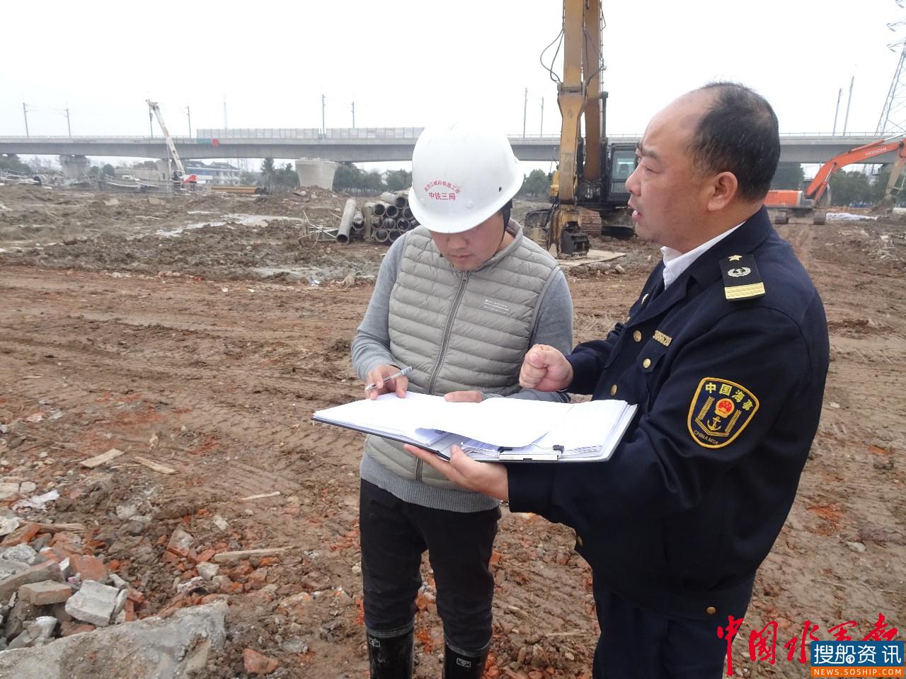 张家港地方海事全力保障高铁过河施工