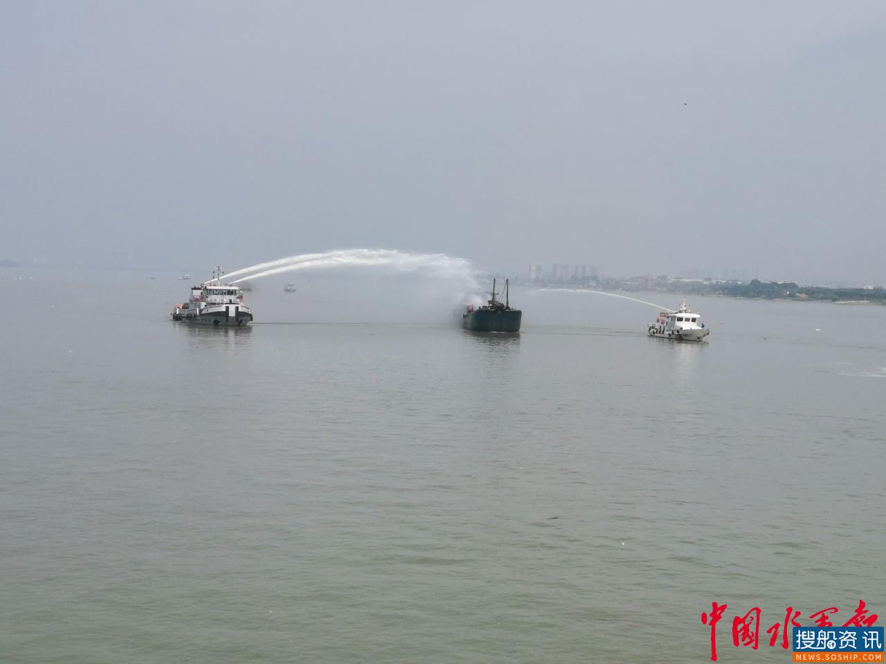 福州市地方海事联合福州地铁开展水上交通安全演练