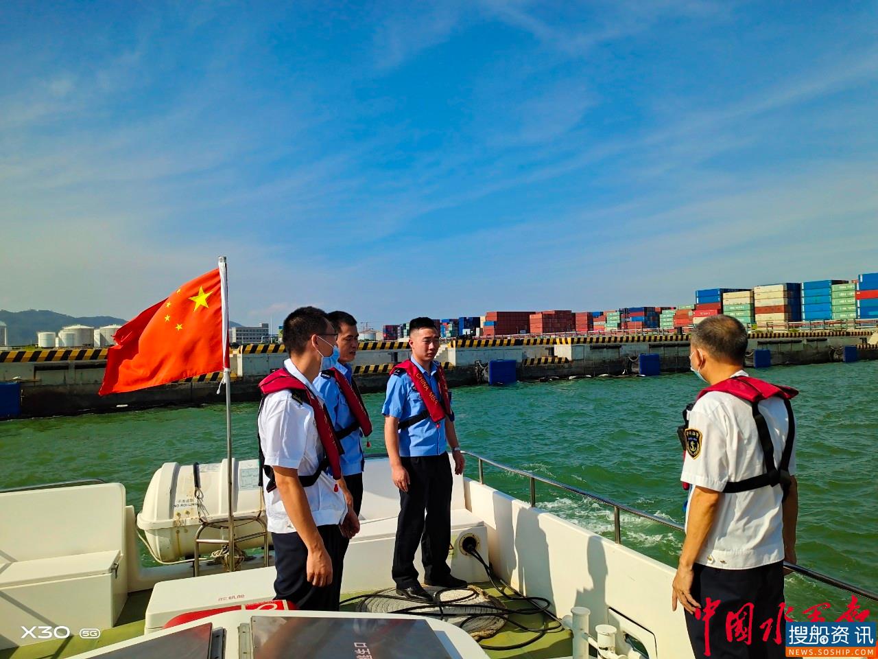 厦门海沧海事处与公安海防大队开展海陆联合执法行动