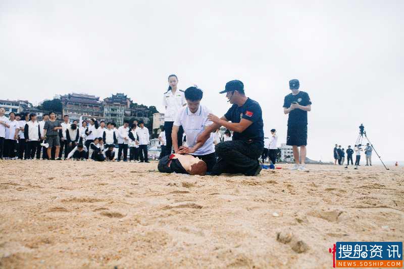 200余名学生走进玉环市中小学生防溺水教育基地接受培训