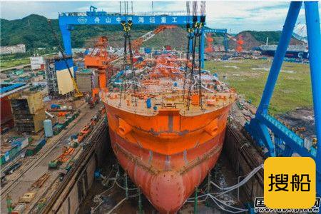 舟山中远海运重工15.2万吨穿梭油轮N687按期实现主船体成型