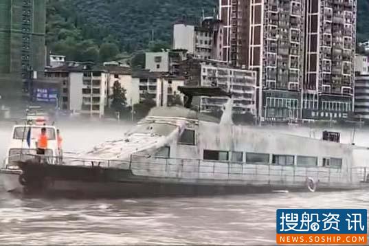 长阳地方海事局：紧急救援失控船舶