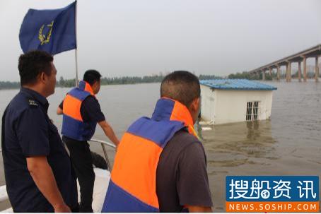 黄石港区海事处及时排除航道危险障碍物