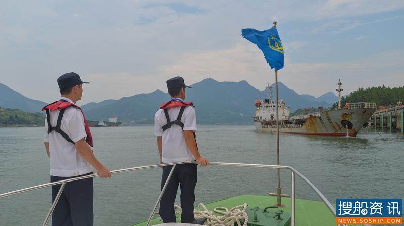 宁德海事卫蓝工作室保障首艘硫酸运输船安全进靠漳湾港