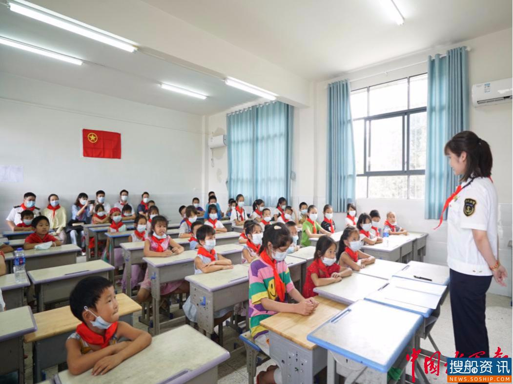 阳新县受灾群众安置点:黄石海事把水上安全知识课送来了