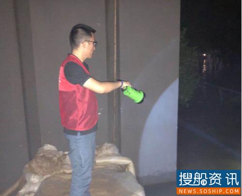 守护大美滨江 南京航道局青年突击队在行动