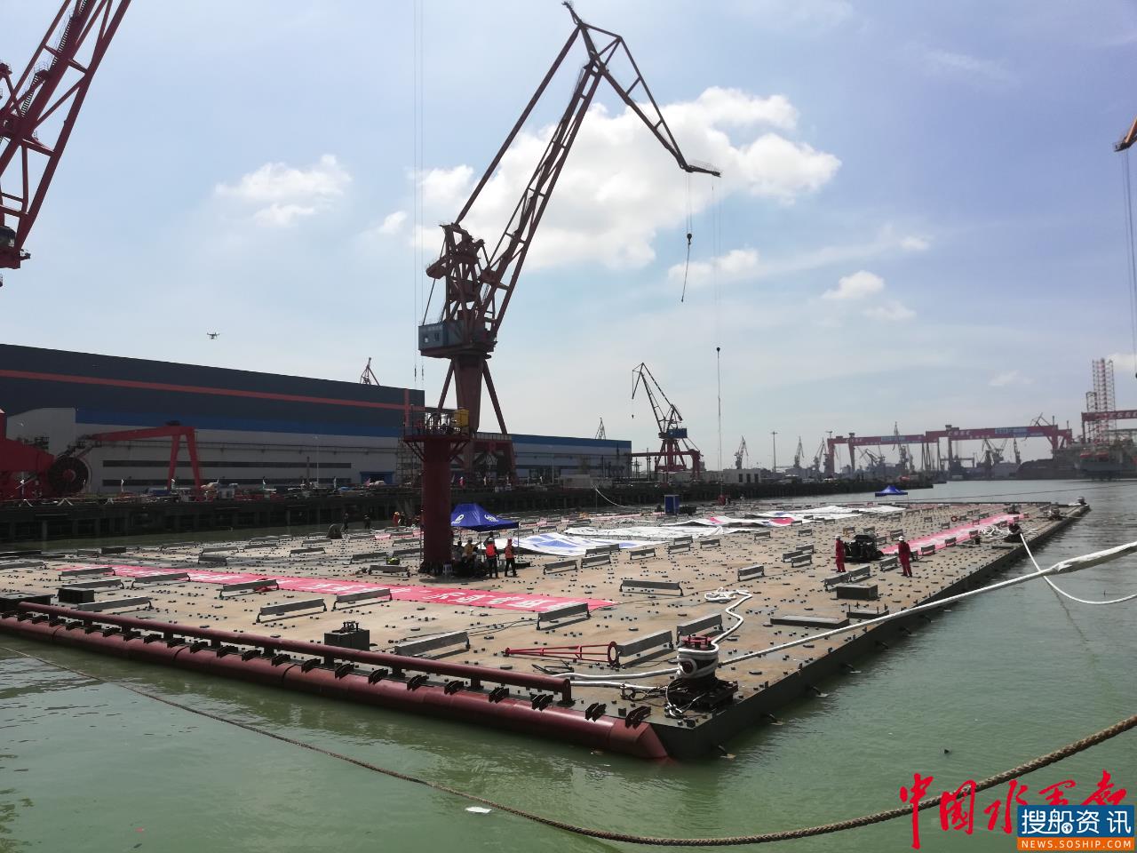 68000吨“巨无霸”刷新多项世界纪录！ 深中通道超宽沉管隧道E32管节浇筑完成并出坞