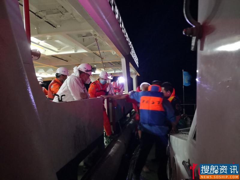 两货轮在台州海域发生碰撞致一船沉没 船上11人全部获救